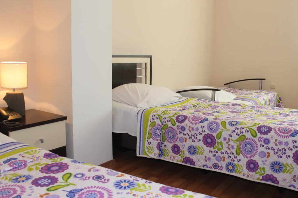 Max Comfort Hotel คูทายสิ ห้อง รูปภาพ