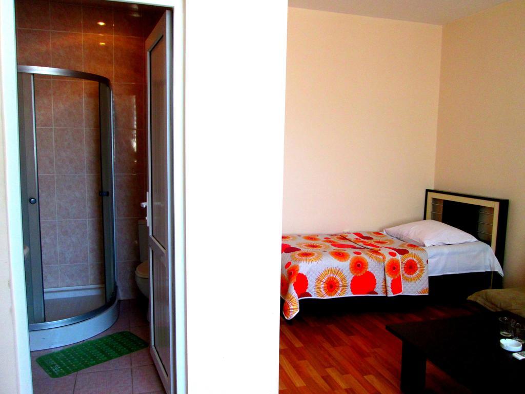 Max Comfort Hotel คูทายสิ ภายนอก รูปภาพ