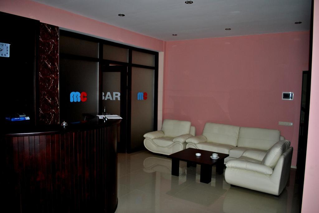 Max Comfort Hotel คูทายสิ ภายนอก รูปภาพ