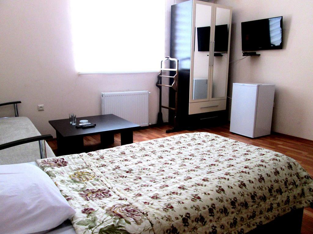 Max Comfort Hotel คูทายสิ ภายนอก รูปภาพ