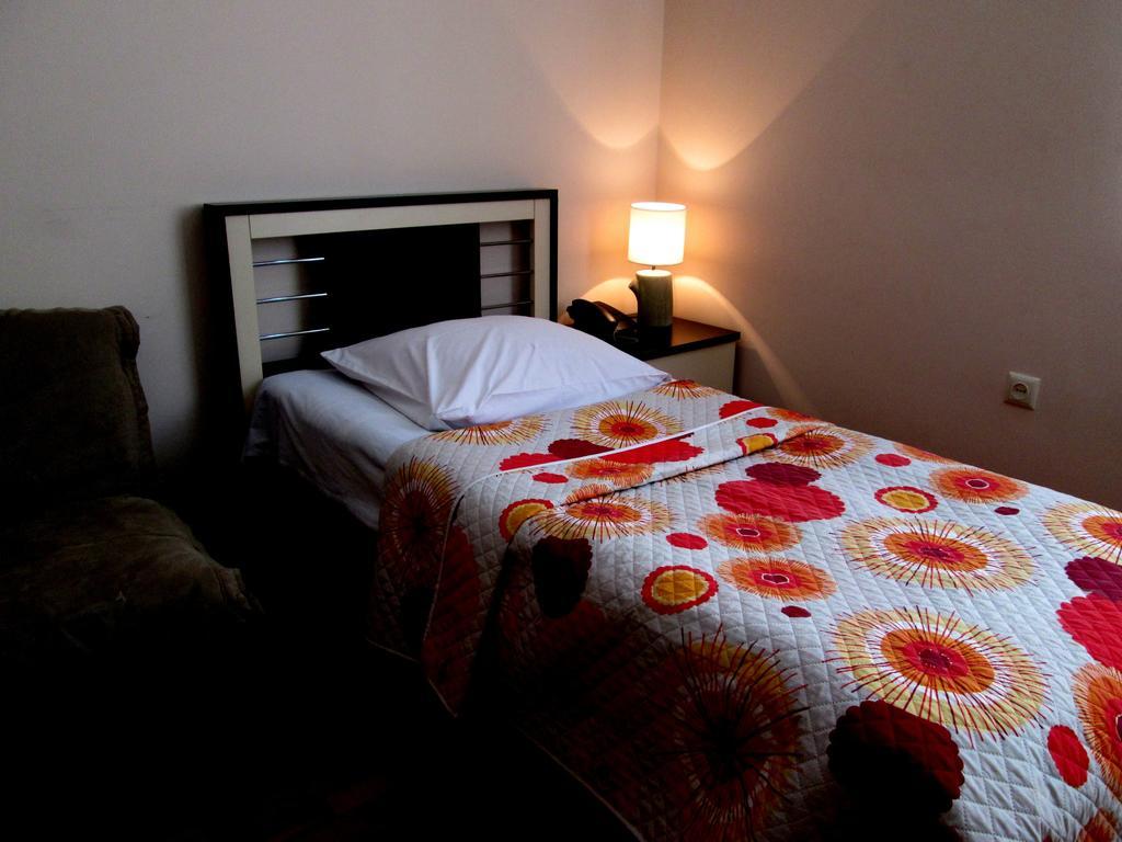 Max Comfort Hotel คูทายสิ ห้อง รูปภาพ